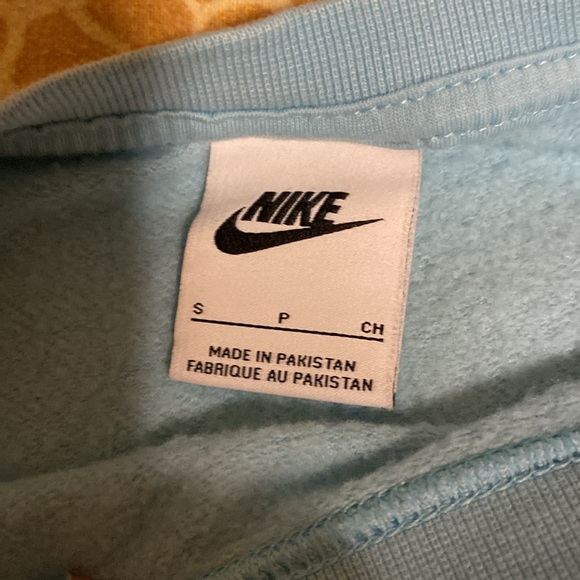 Nike sweater size small - Picture 3 of 4